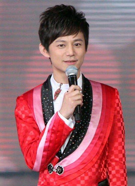 娱乐吃瓜君何炅,娱乐吃瓜界的灵魂人物